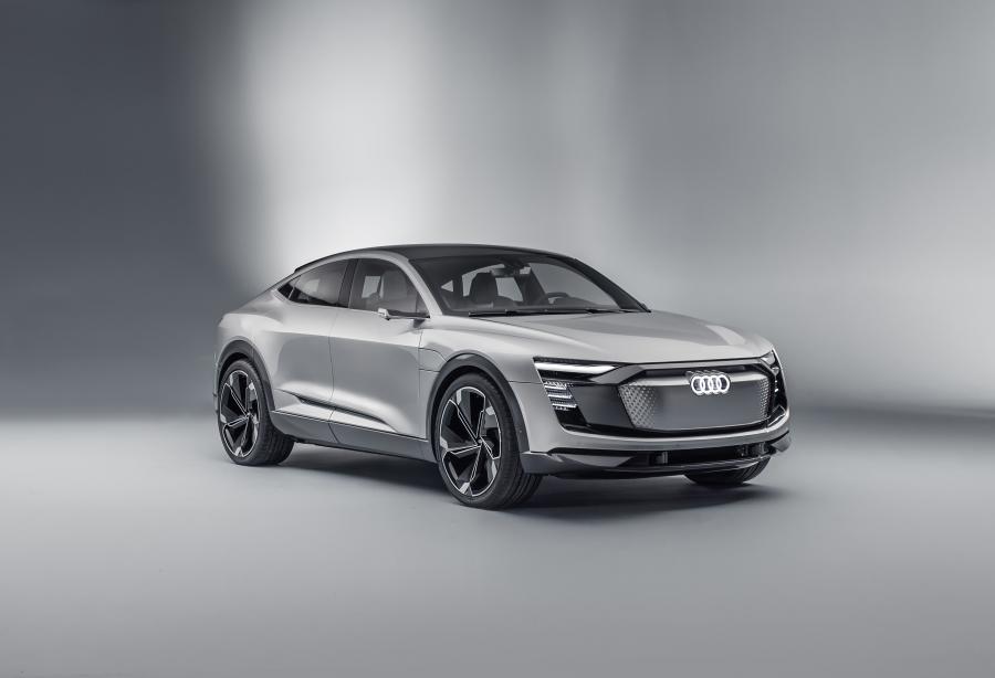  Audi e-tron Sportback Concept 2017 года  (фото 1 из 35)
